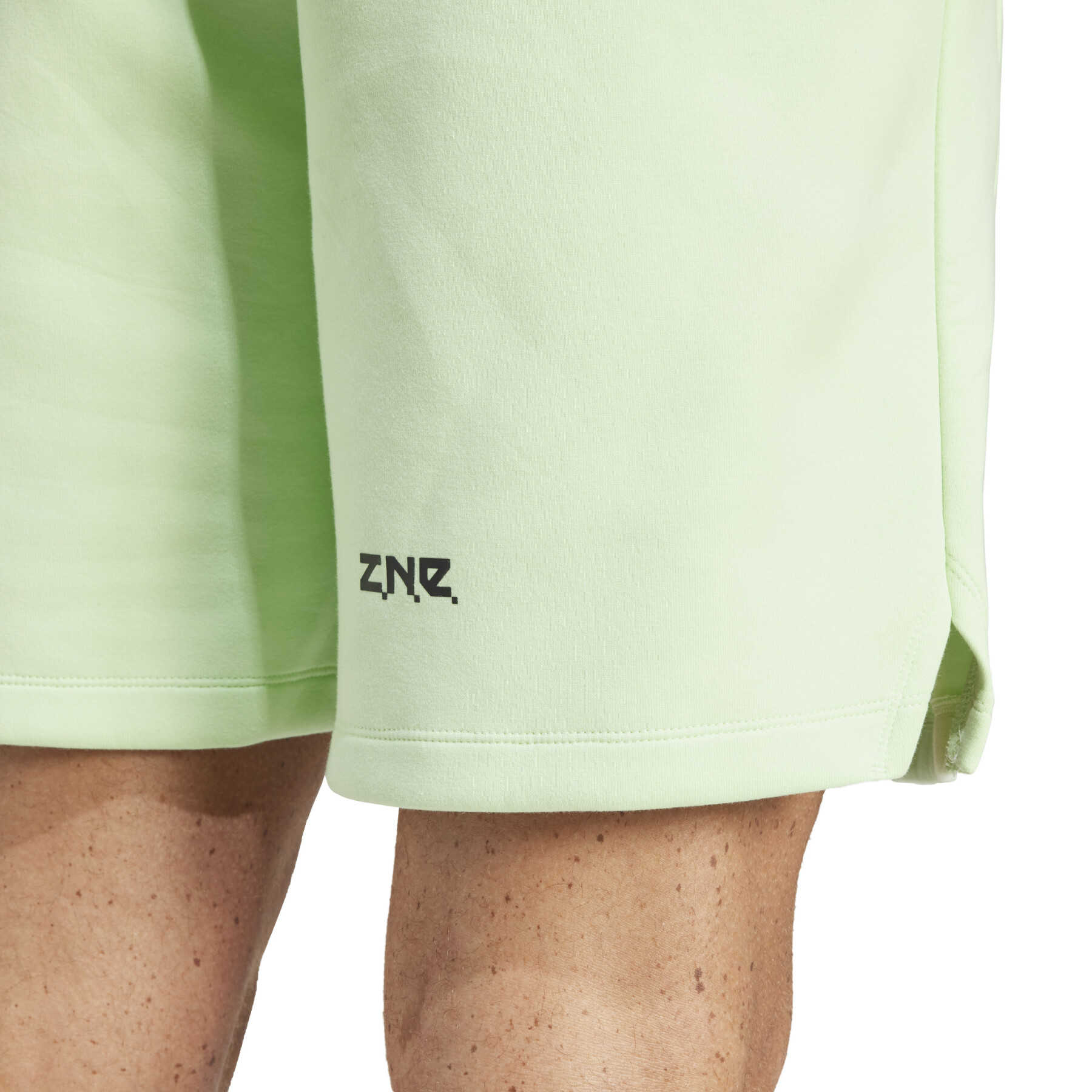 Pantalón corto adidas Z.N.E. Premium